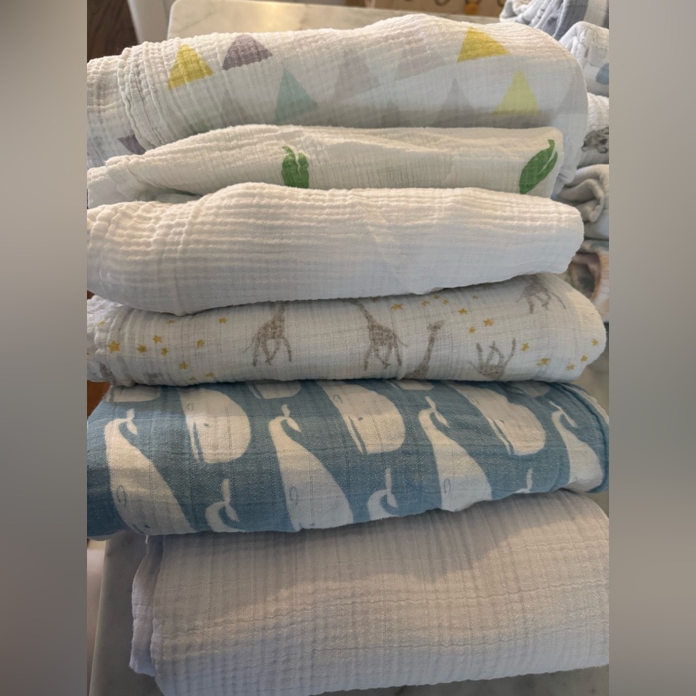 SIX (6) Swaddles like Aden + Anais